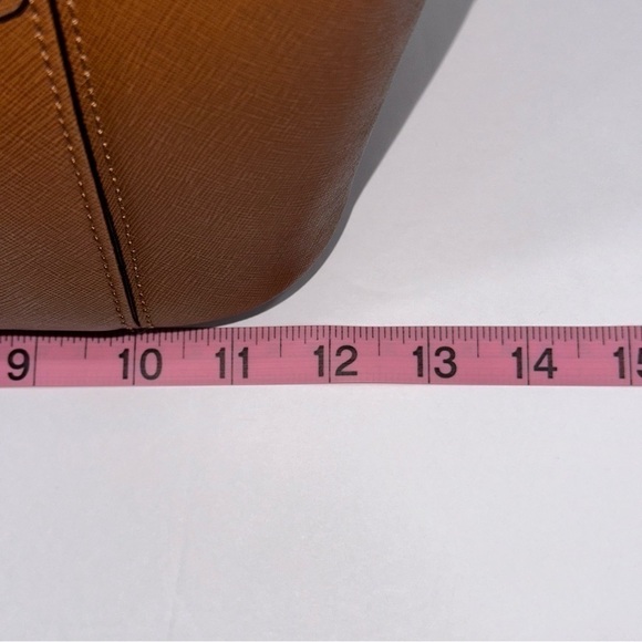 Michael Kors MK Tote Bag Jet Set Large Leather Pocket Color Luggage - Picture 13 of 16